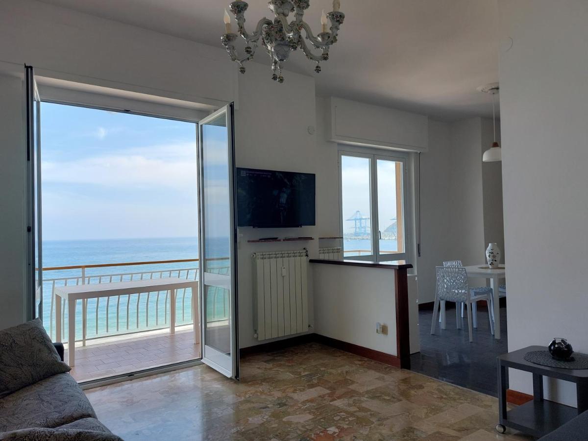 Maremare, Really On The Beach, With Private Parking Savona Exterior photo