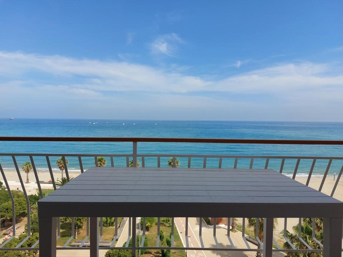 Maremare, Really On The Beach, With Private Parking Savona Exterior photo