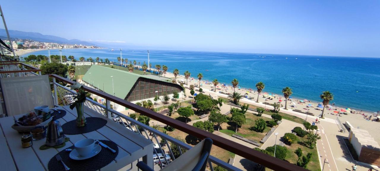 Maremare, Really On The Beach, With Private Parking Savona Exterior photo