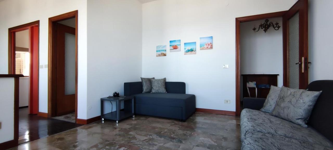 Maremare, Really On The Beach, With Private Parking Savona Exterior photo