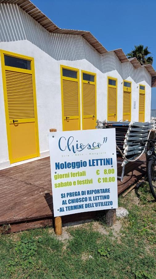 Maremare, Really On The Beach, With Private Parking Savona Exterior photo